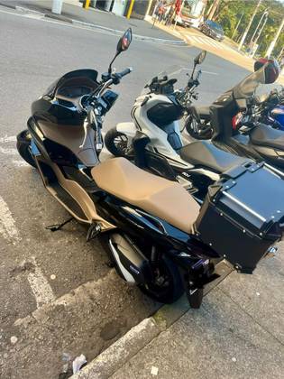 YAMAHA XMAX 250 CONNECTED ABS YAMAHA XMAX 250 CONNECTED ABS